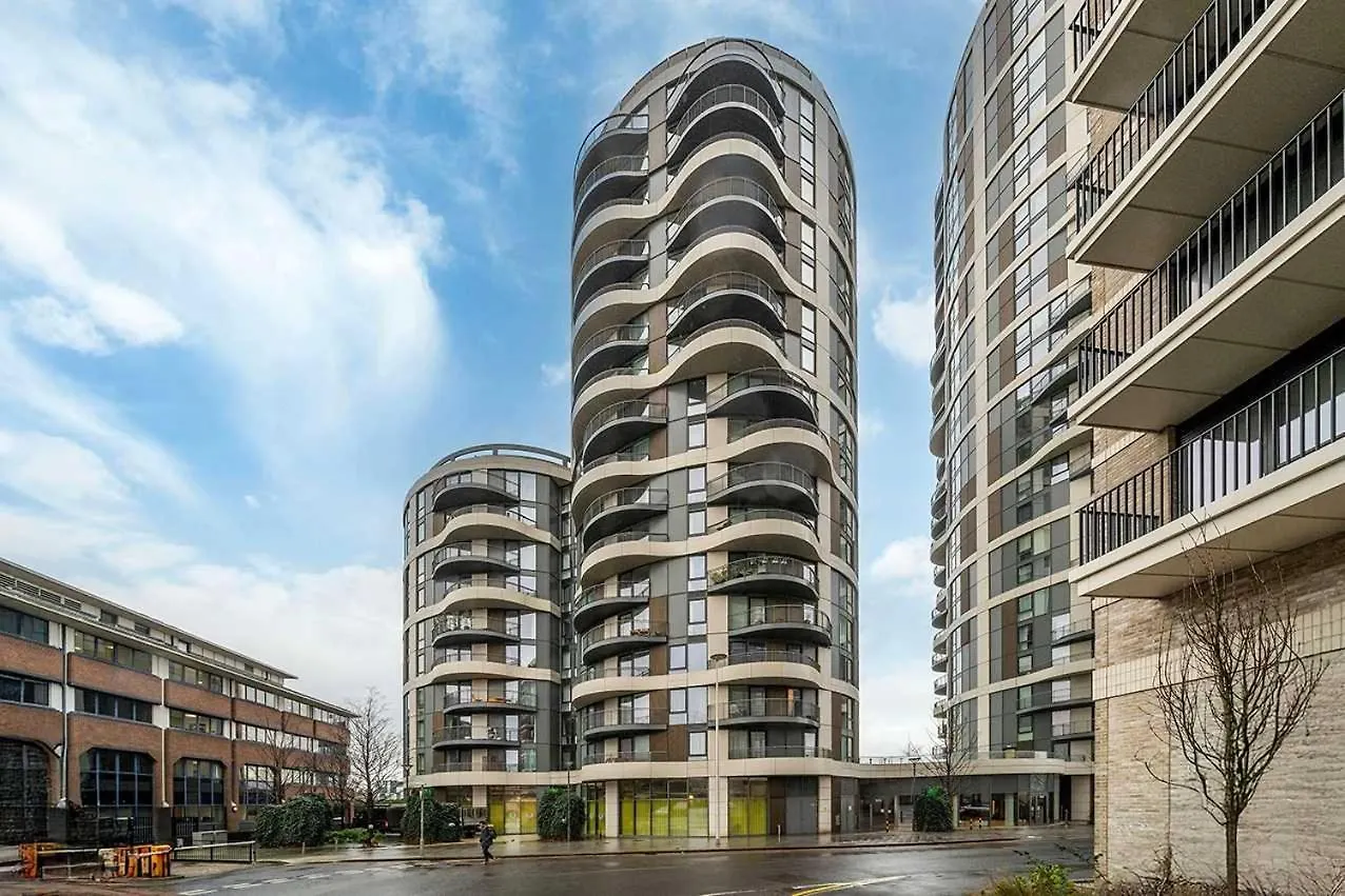 Apartment Private Room In Shared Flat With Stunning Views Barking