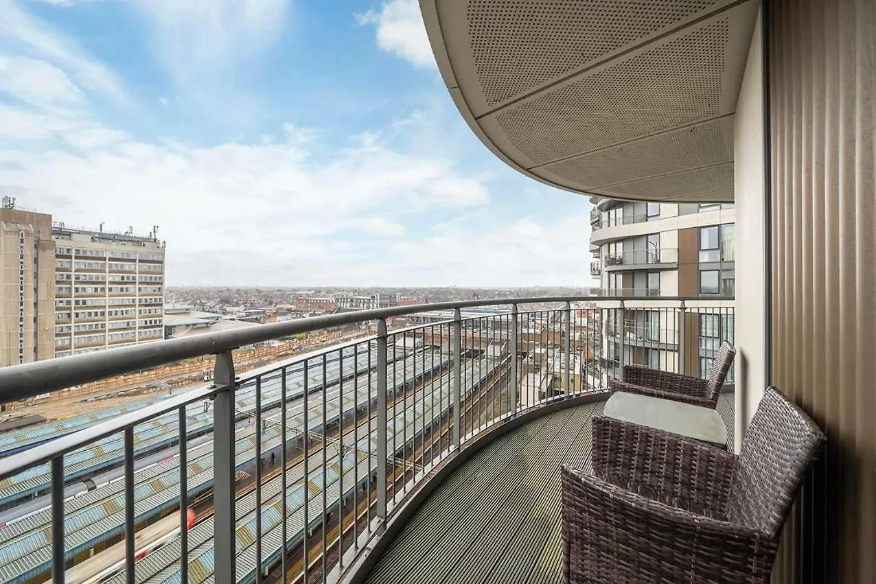Private Room In Shared Flat With Stunning Views Barking  Apartment Barking (Greater London)