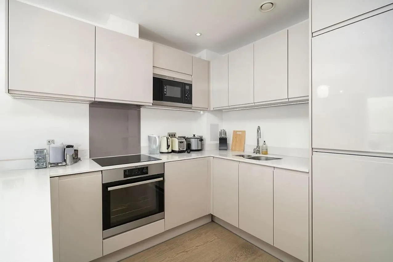 Private Room In Shared Flat With Stunning Views Barking