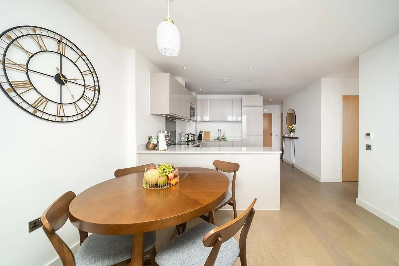 Apartment Private Room In Shared Flat With Stunning Views Barking  United Kingdom