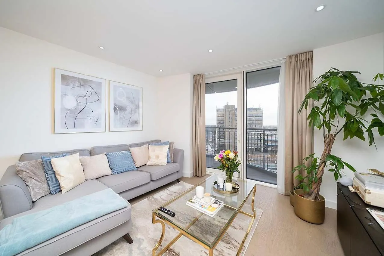 Private Room In Shared Flat With Stunning Views Barking  0*, Barking (Greater London)